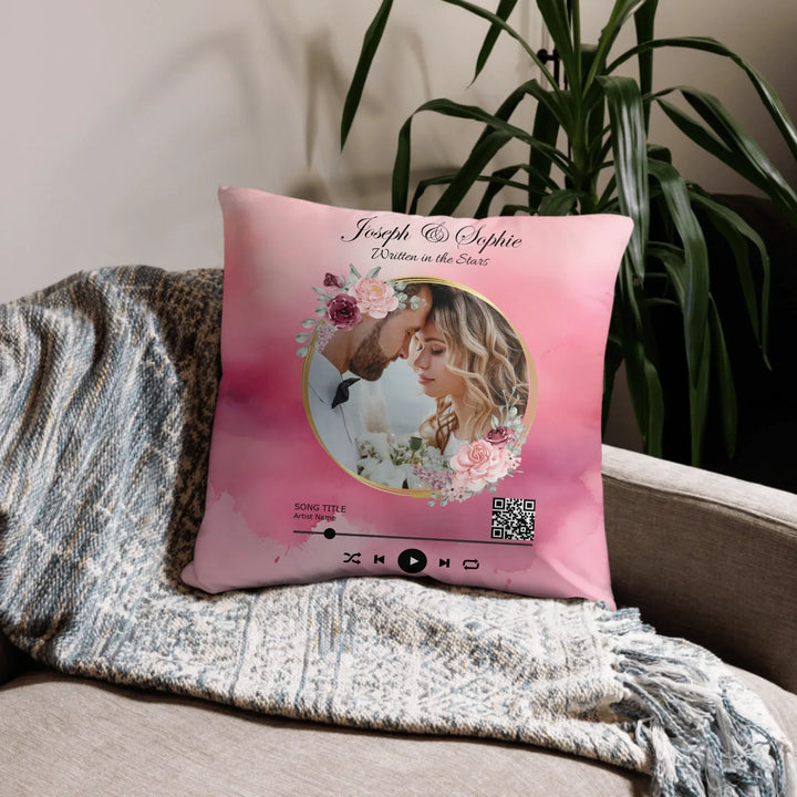 05_basic_pillow_lifestyle_22x22_base