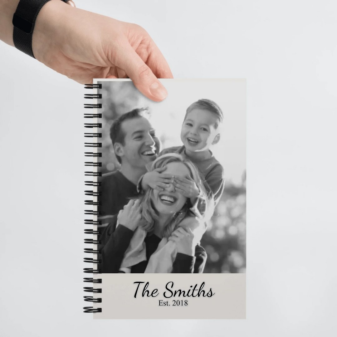 05_Notebook_mockup_lifestyle2_front_base