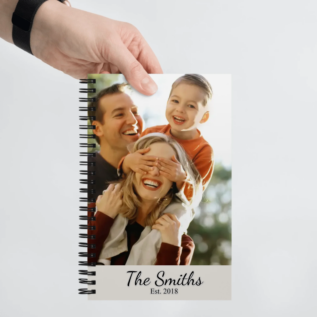 05_Notebook_mockup_lifestyle2_front_base