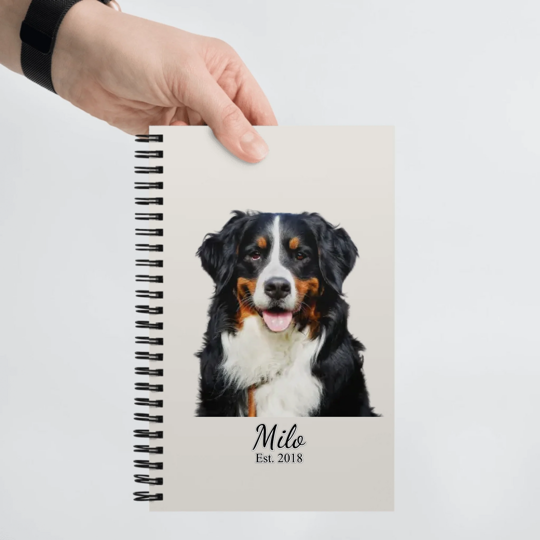 05_Notebook_mockup_lifestyle2_front_base