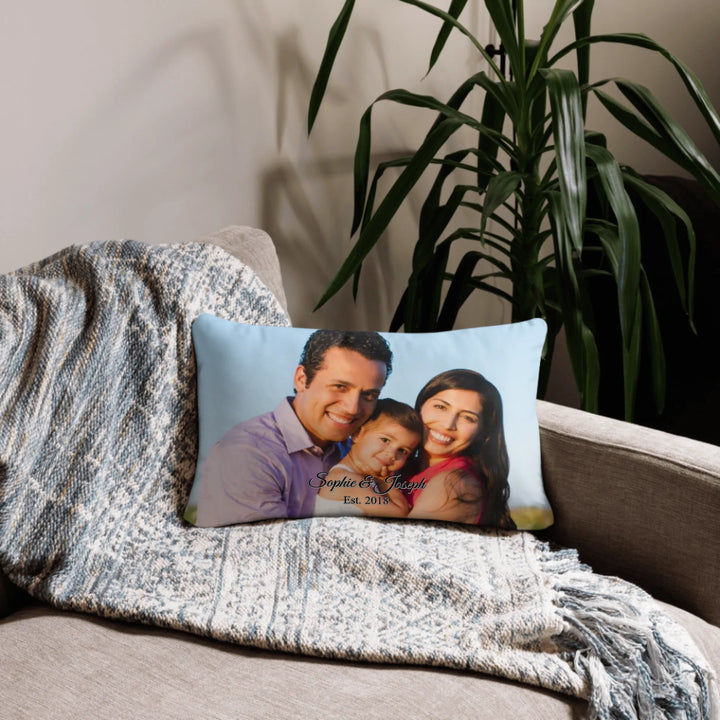 05_basic_pillow_lifestyle_20x12_base