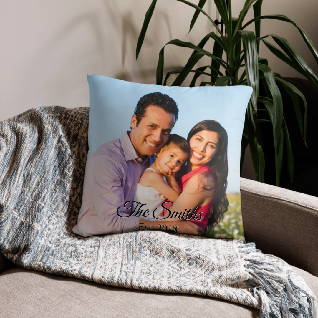 05_basic_pillow_lifestyle_22x22_base