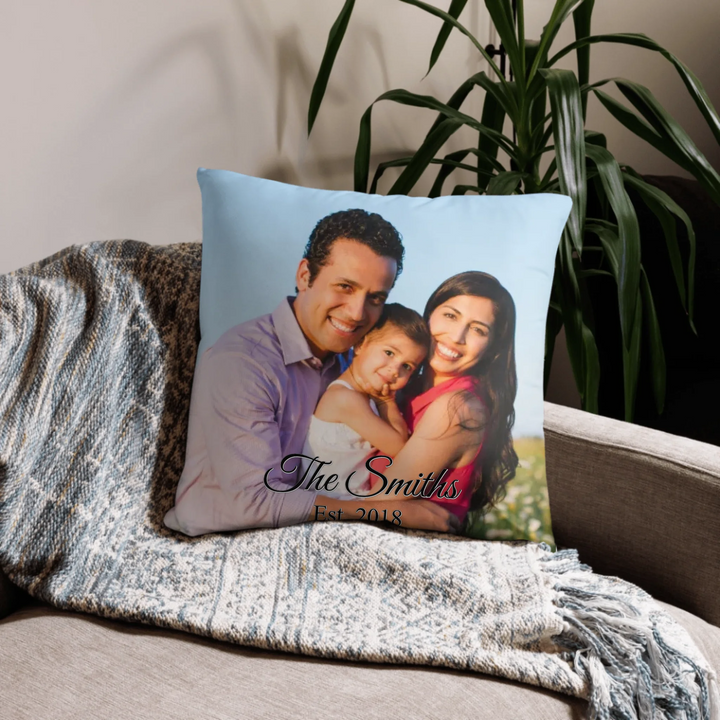 05_basic_pillow_lifestyle_22x22_base
