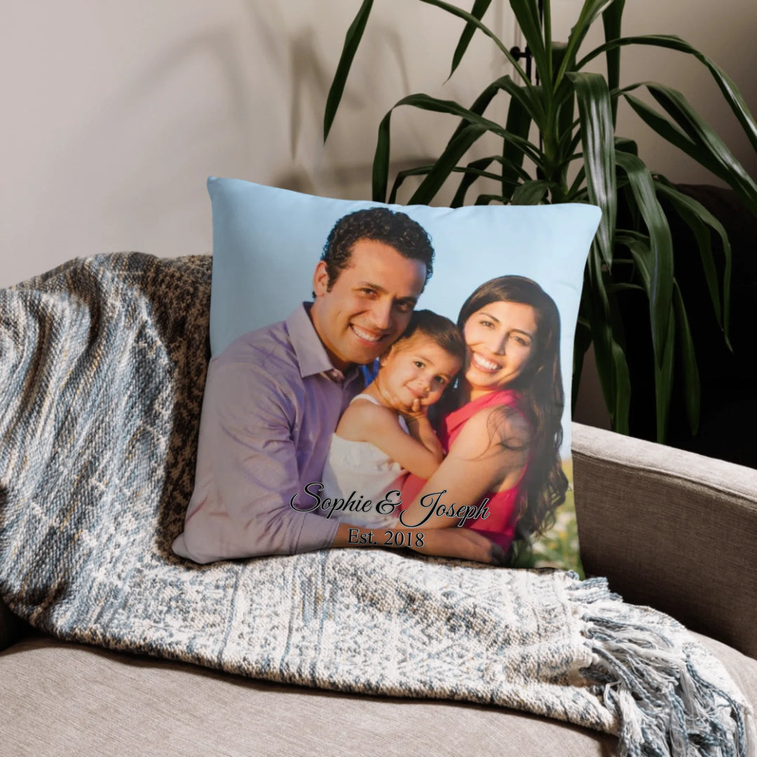 05_basic_pillow_lifestyle_22x22_base