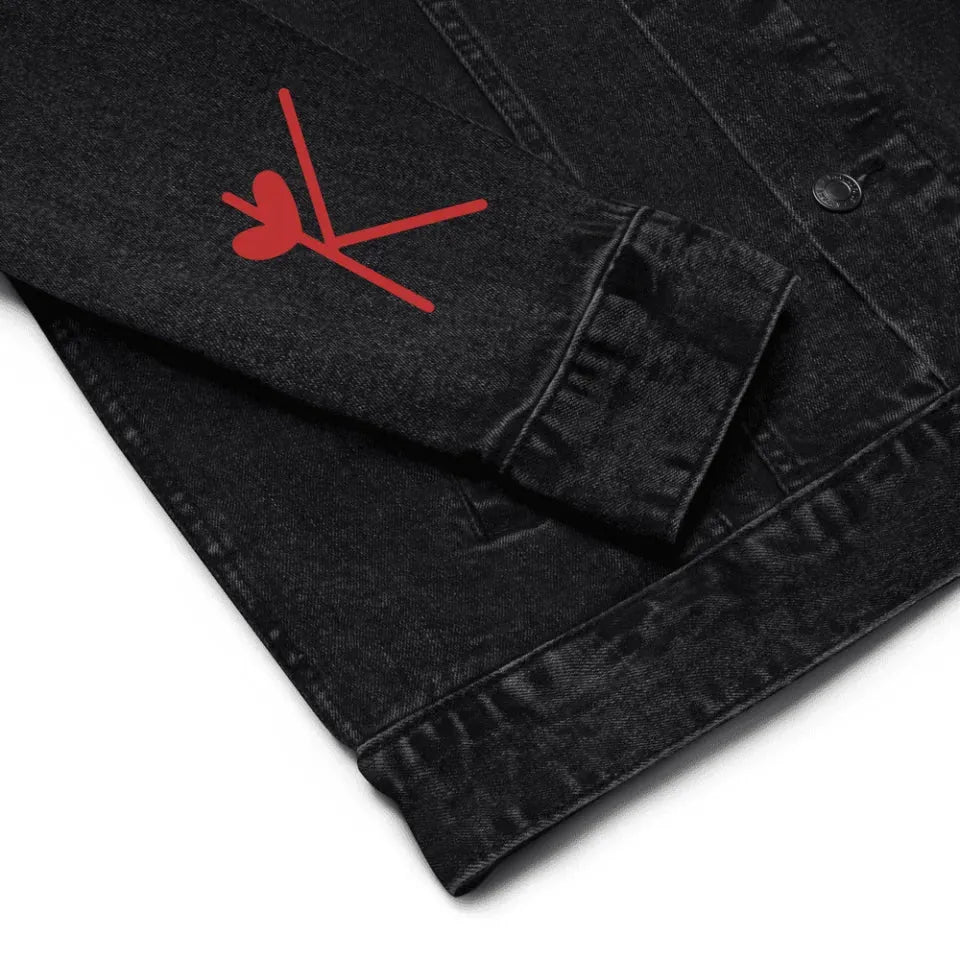 Jacke mit individuell besticktem Herzbuchstaben
