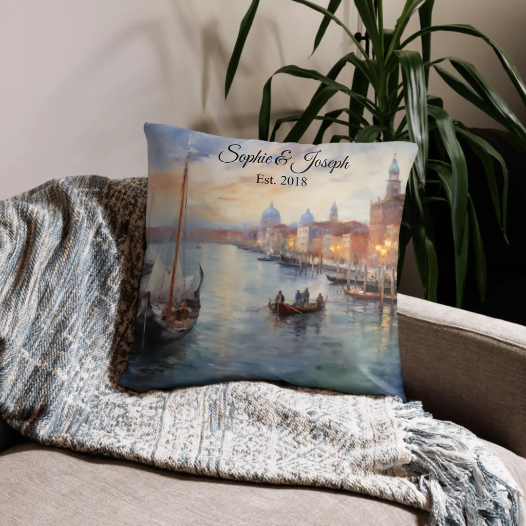 05_basic_pillow_lifestyle_22x22_base