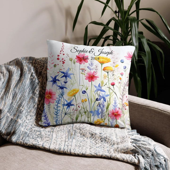 05_basic_pillow_lifestyle_22x22_base