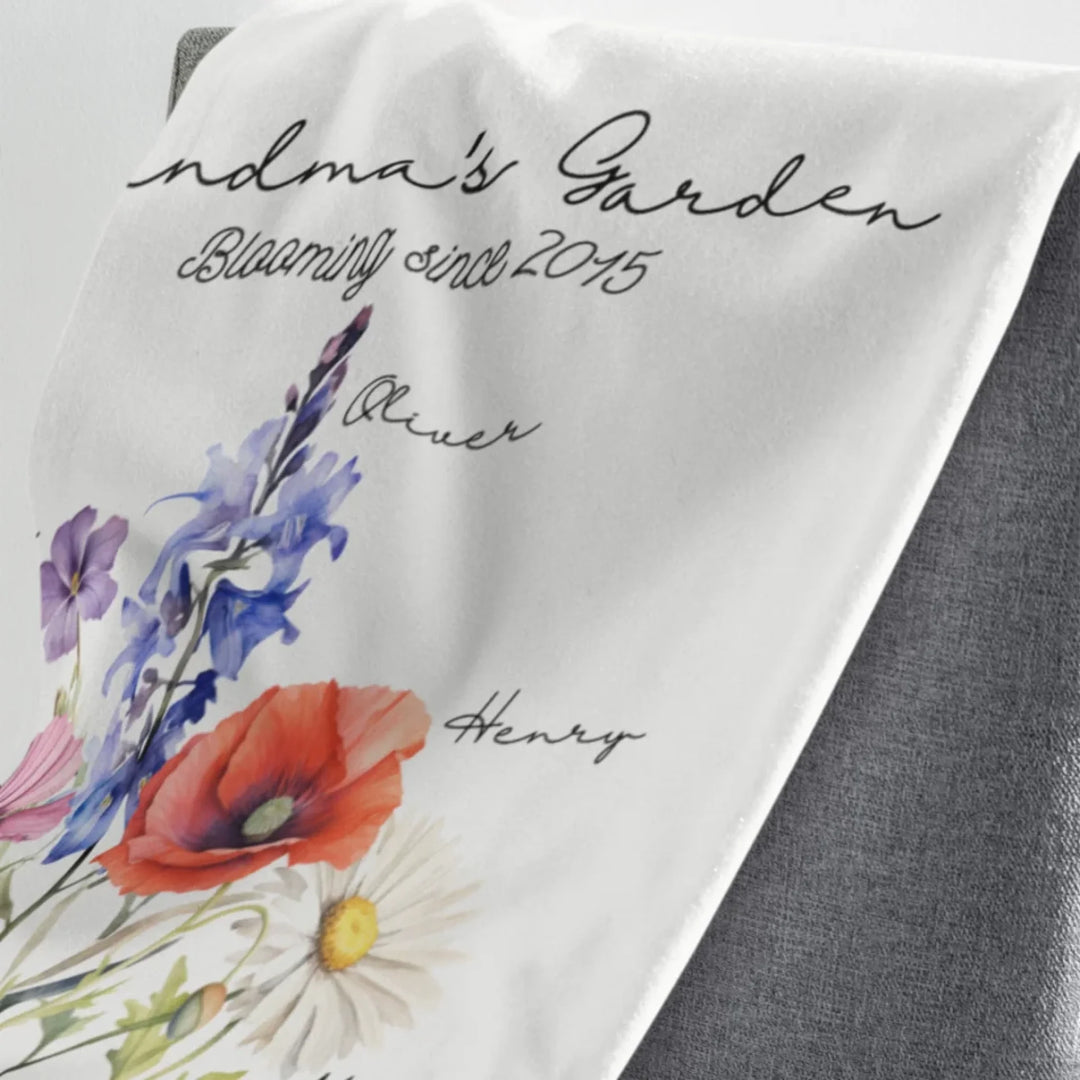 close-up-Custom-Watercolor-Birth-Month-Flower-bouquet-Blanket-artfulane