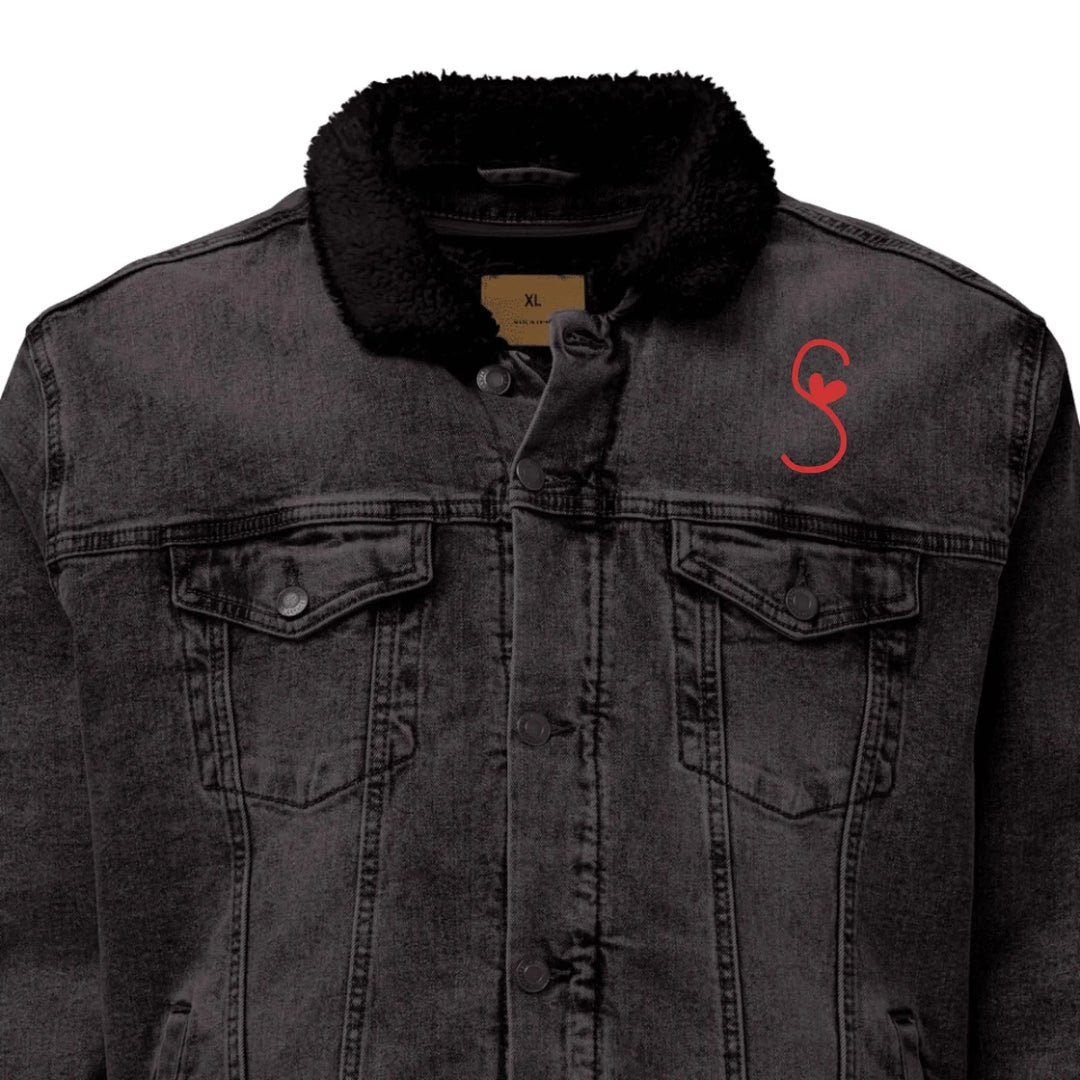 Jacke mit individuell besticktem Herzbuchstaben