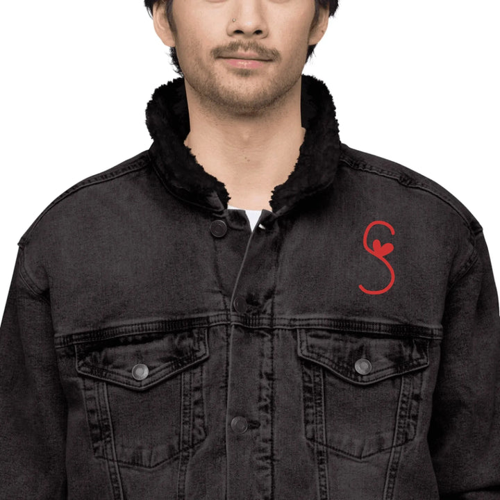 Jacke mit individuell besticktem Herzbuchstaben