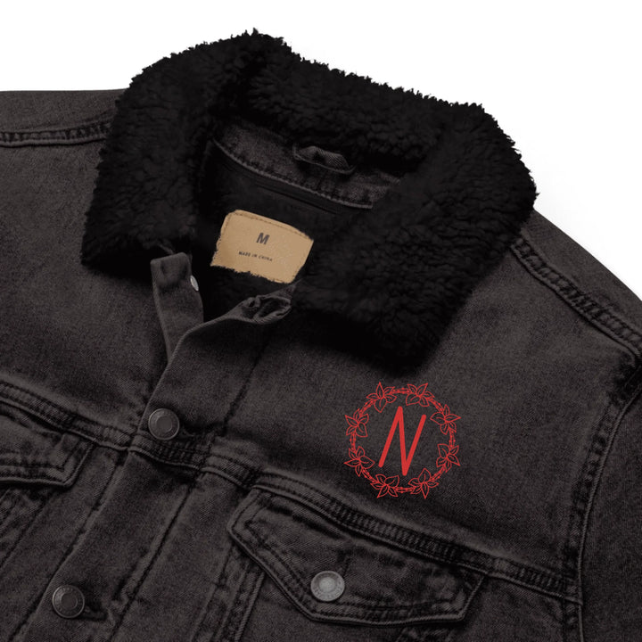 Chaqueta con monograma floral bordado personalizado
