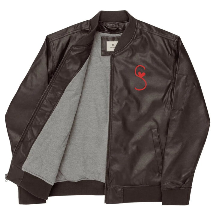 Jacke mit individuell besticktem Herzbuchstaben