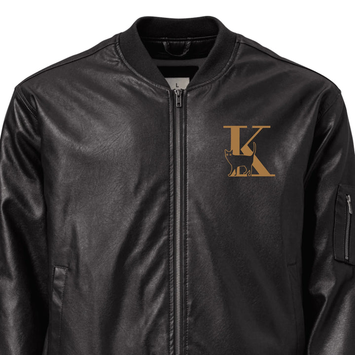 Chaqueta personalizada con inicial de gato bordada