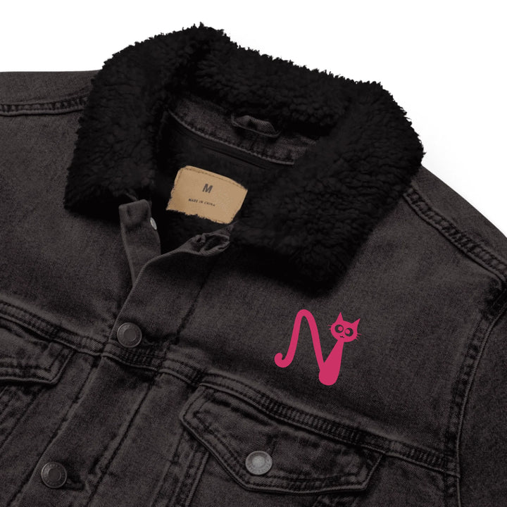 Chaqueta personalizada con inicial de gato bordada