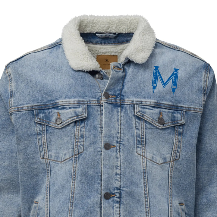 Individuell bestickte Jacke mit medizinischen Initialen