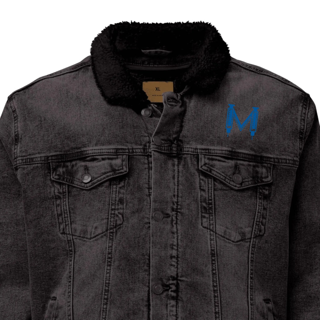 Individuell bestickte Jacke mit medizinischen Initialen