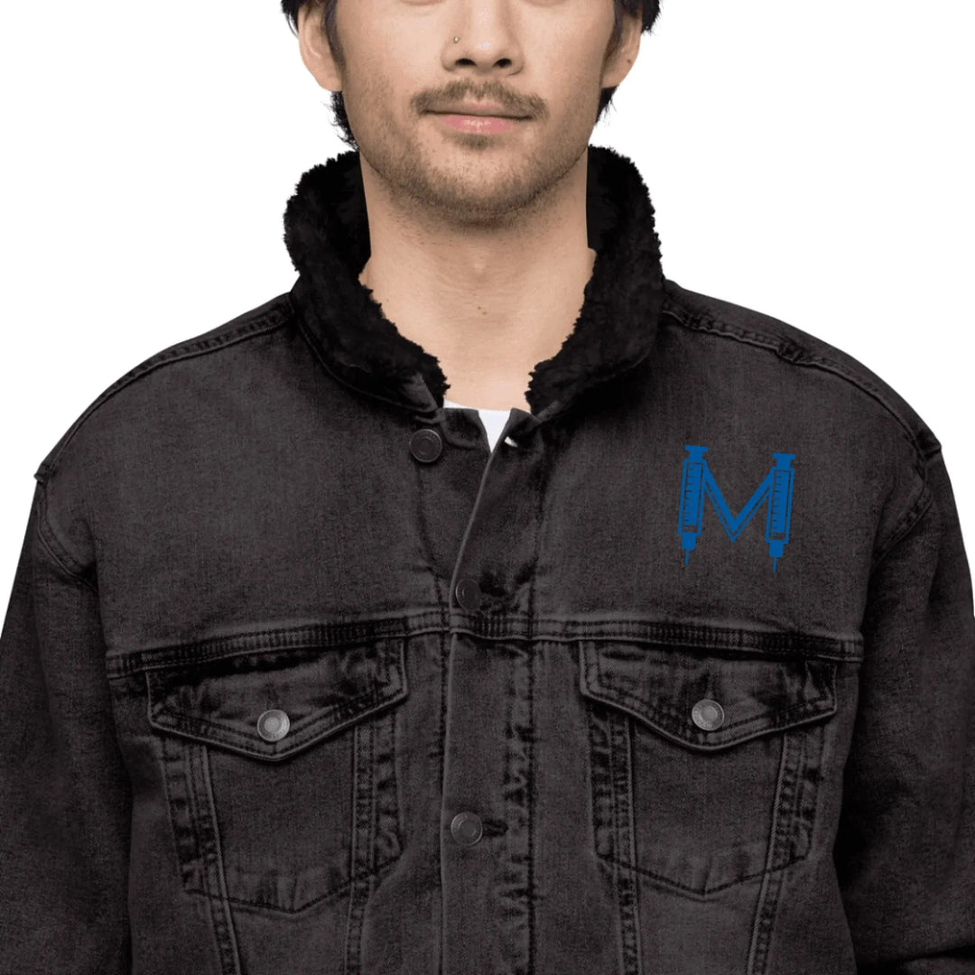 Individuell bestickte Jacke mit medizinischen Initialen