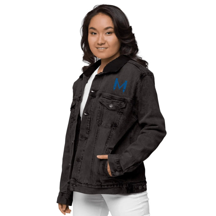 Individuell bestickte Jacke mit medizinischen Initialen