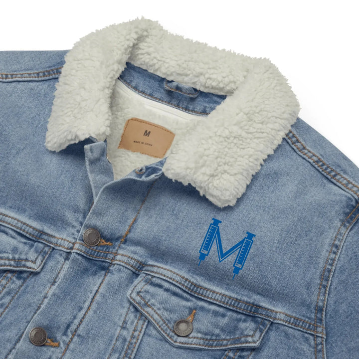 Individuell bestickte Jacke mit medizinischen Initialen