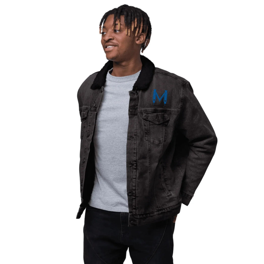 Individuell bestickte Jacke mit medizinischen Initialen