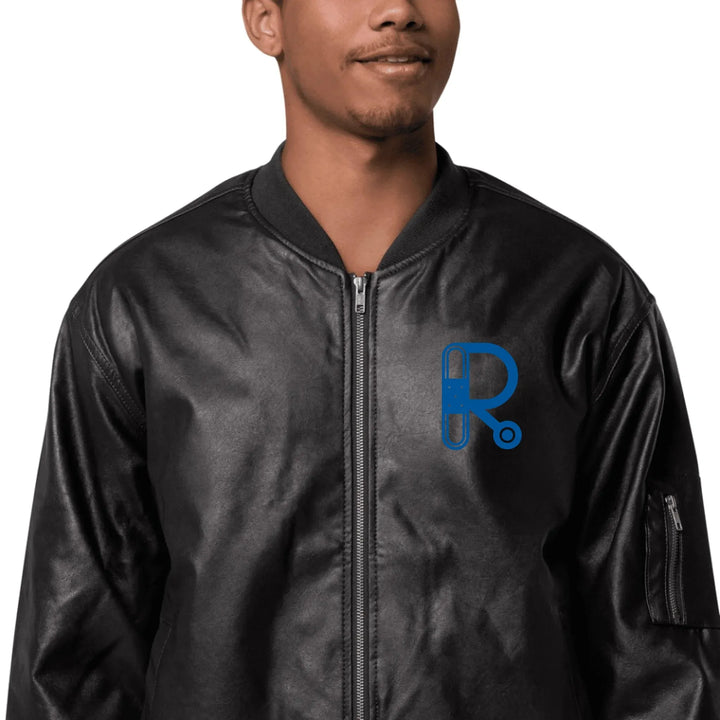 Individuell bestickte Jacke mit medizinischen Initialen