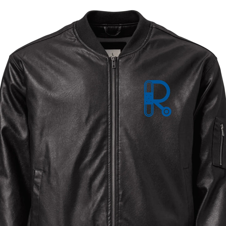 Individuell bestickte Jacke mit medizinischen Initialen