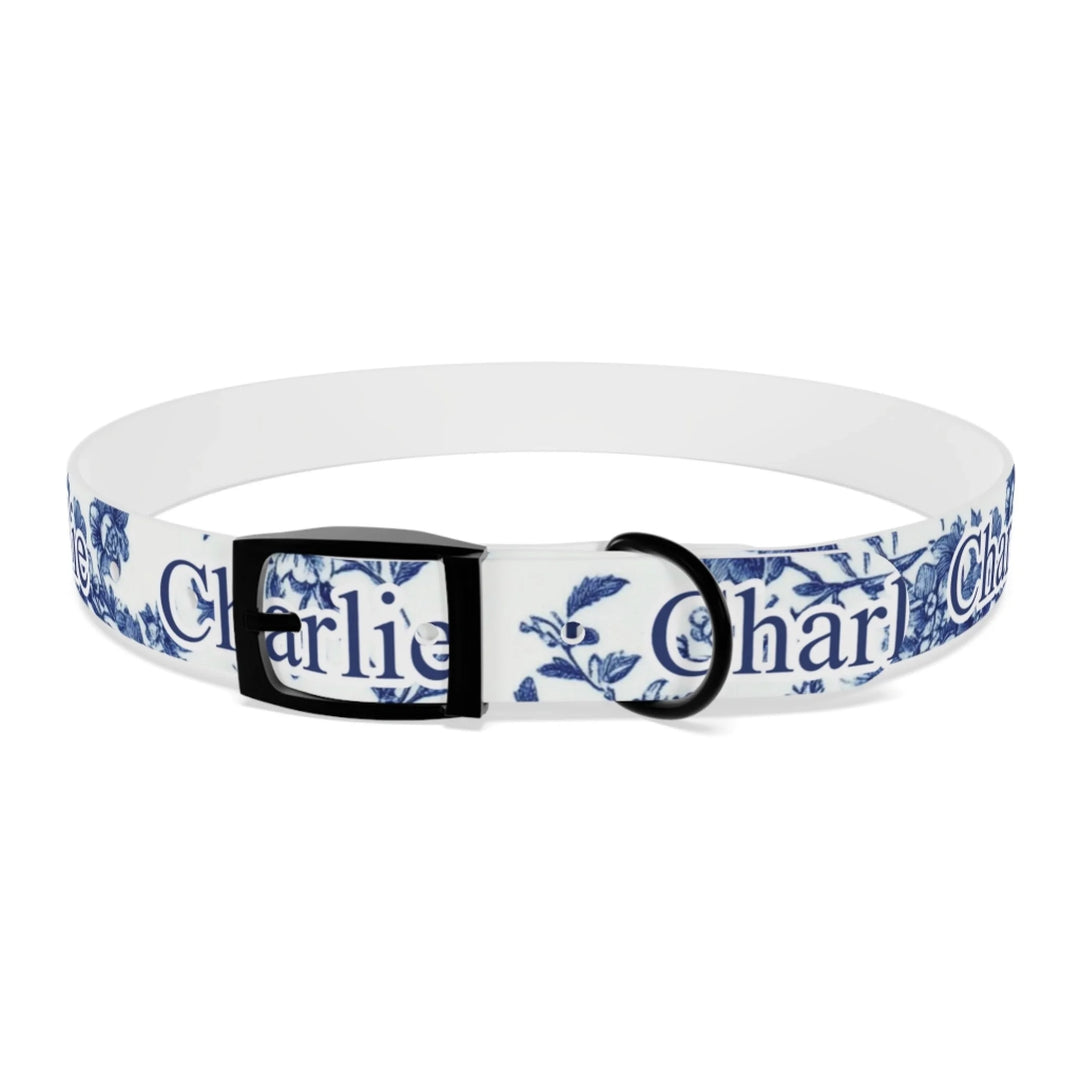 Front of Personalized French Country Blue Toile de Jouy pet collar with custom text like a name. Available in different Toile de Jouy patterns for dogs or cats-ARTFULANE