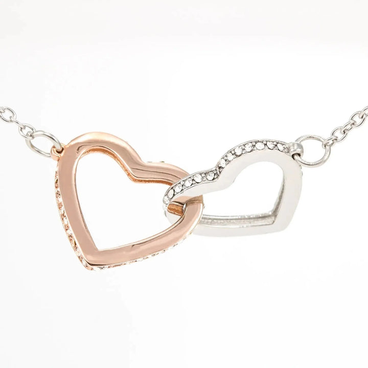 Interlocking-Hearts-Necklace-close-up-artfulane