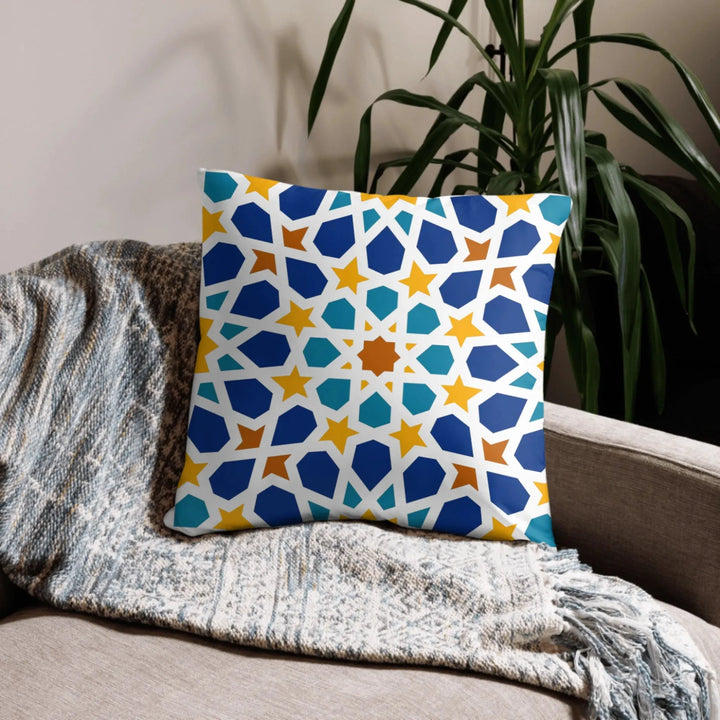 05_basic_pillow_lifestyle_22x22_base