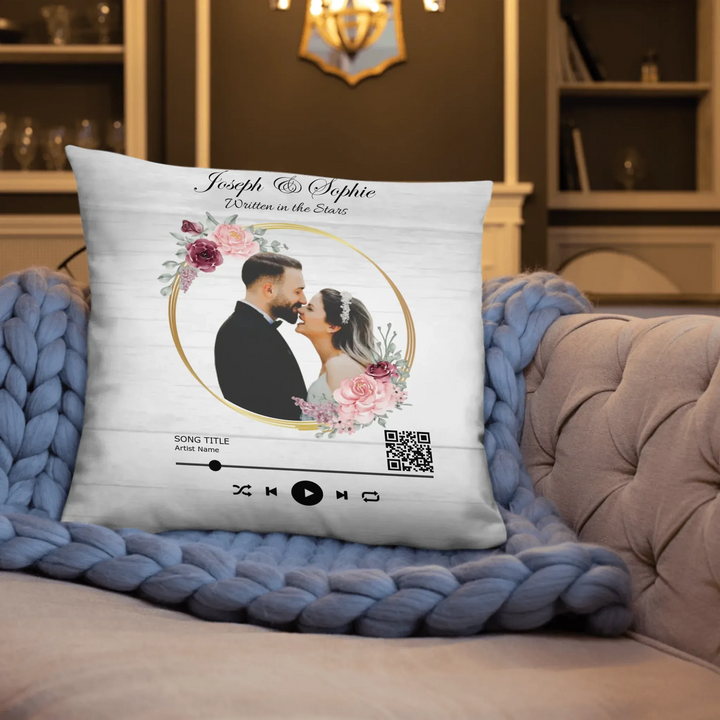 05_22x22_basicpillow_lifestyle3_base