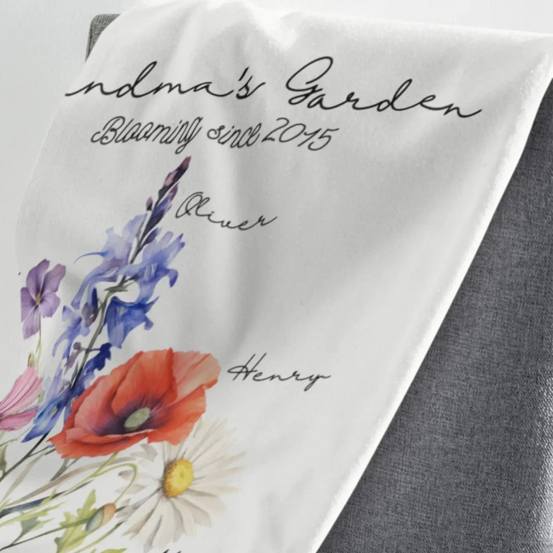 close-up-Custom-Watercolor-Birth-Month-Flower-bouquet-Blanket-artfulane