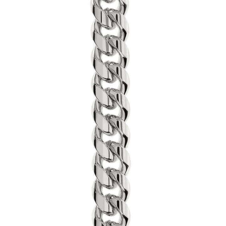 Men's-Cuban-Link-Chain-Necklace-close-up-artfulane